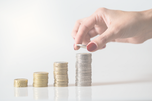 Od ledna 2025 zvýší pravidelná valorizace důchody, starobní důchody vzrostou v průměru přibližně o 358 Kč